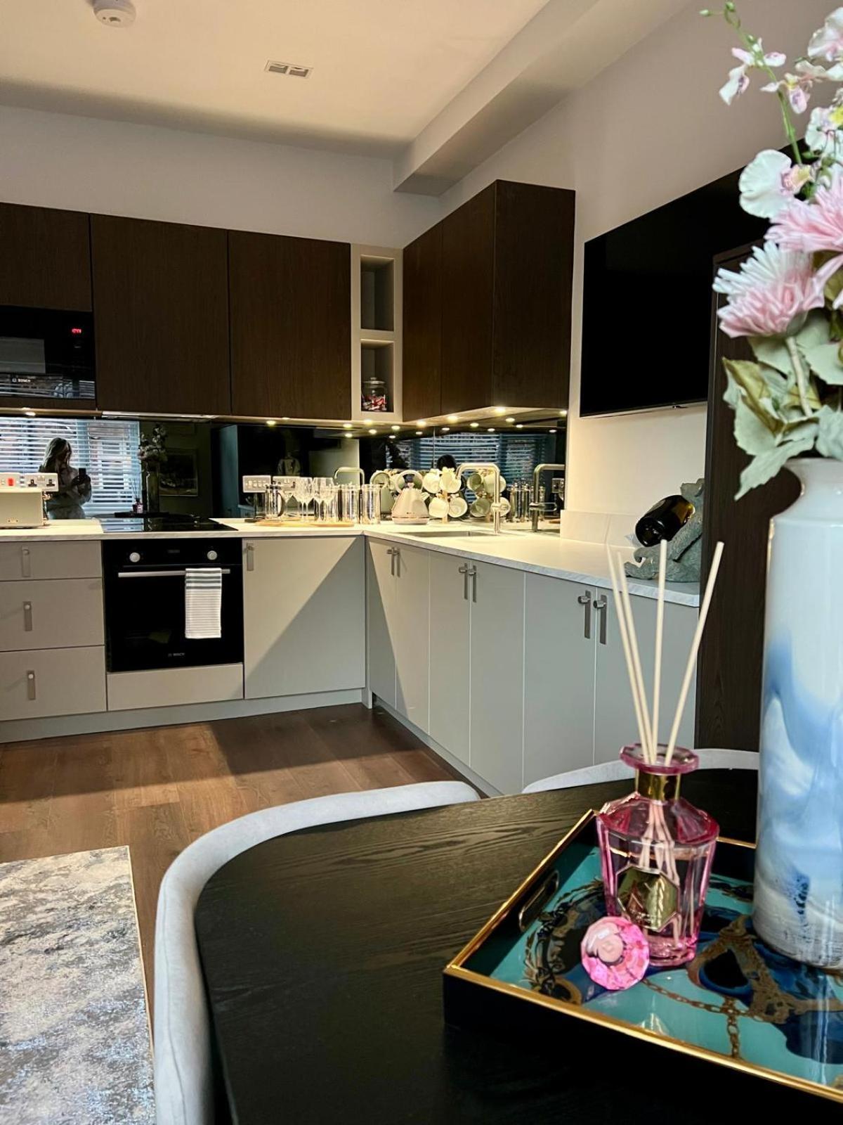 Close To Sefton Park Beautiful One Bedroomed Sleeps 4 Apartment Liverpool
